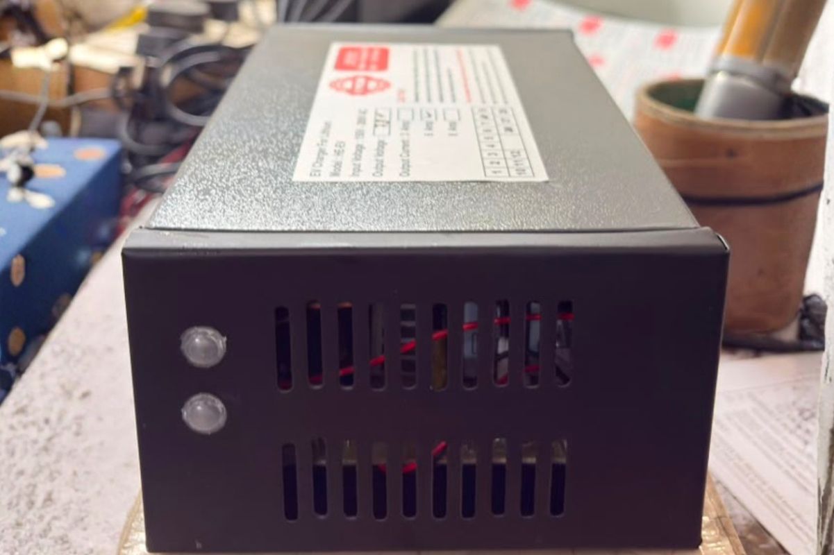 Lithium EV Battery Charger