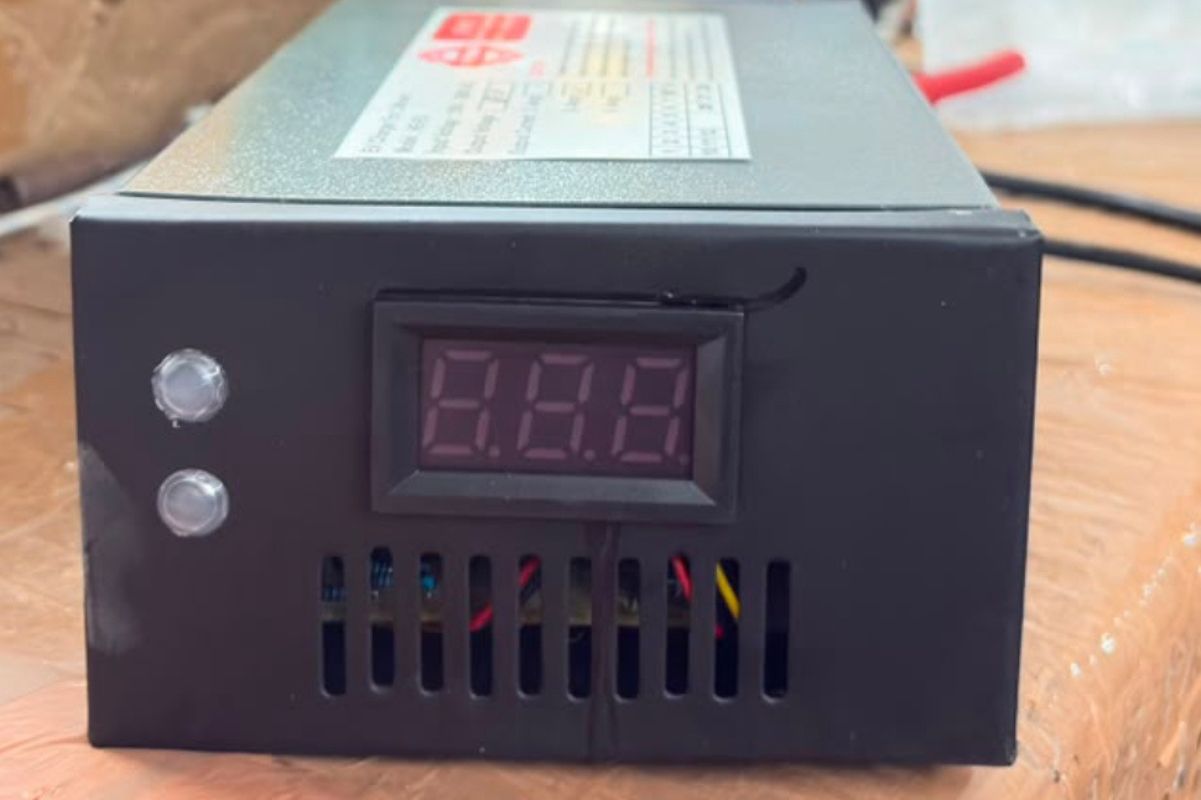 Lithium EV Battery Charger